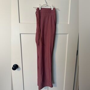 Scrub pants. Grey’s Anatomy signature. Excellent condition.